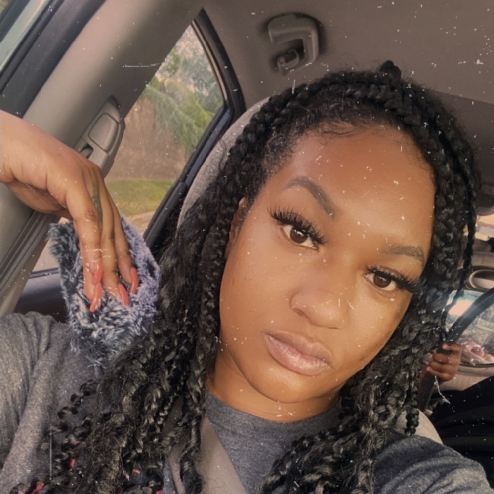 Meet your Posher, Deonne